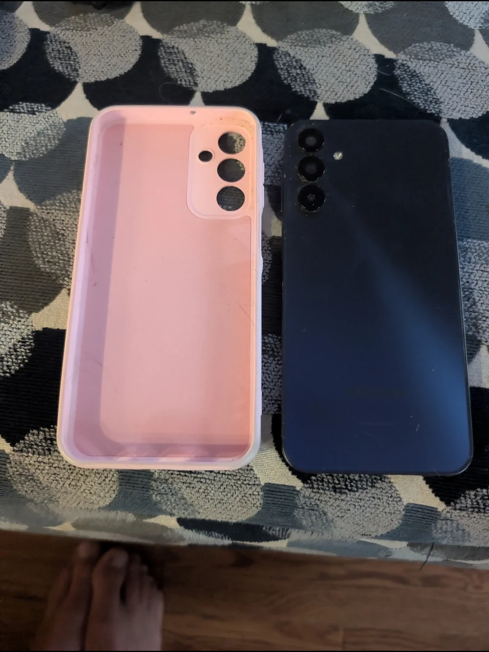 Samsung A15 5G Smartphone with Protective Case - Sleek Display & Essentials
